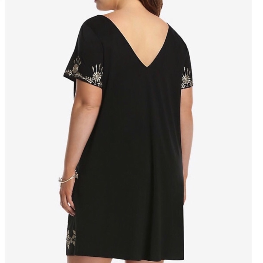 Dress - Picture 2 of 3